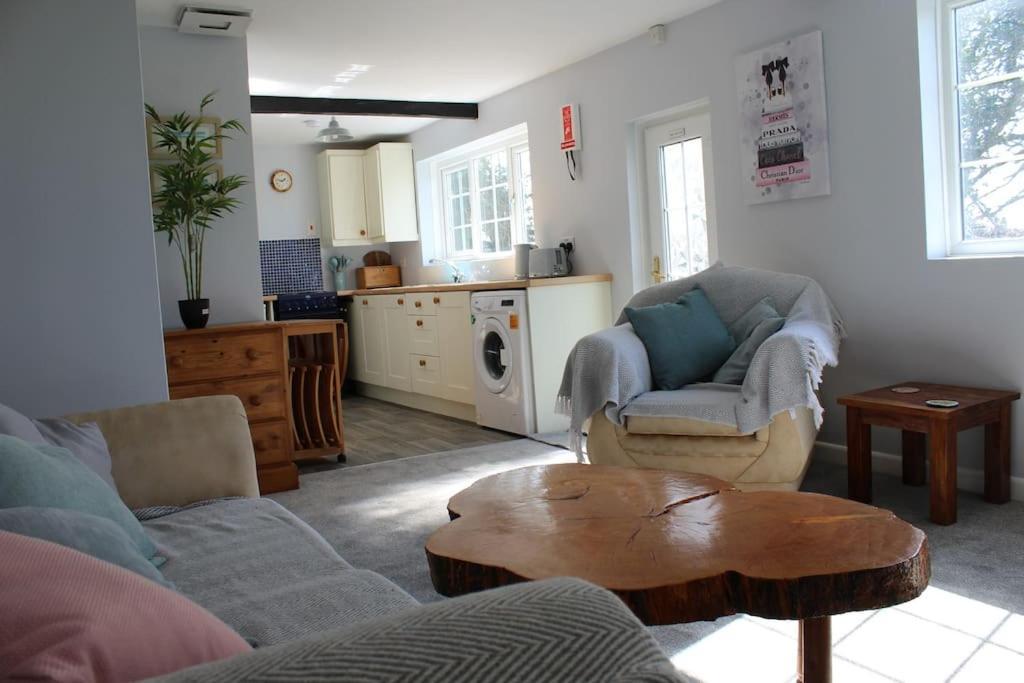 Cozy Country Cottage With Beautiful Rural Views New Quay Kültér fotó