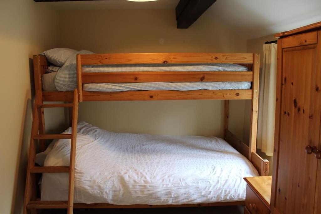 Cozy Country Cottage With Beautiful Rural Views New Quay Kültér fotó