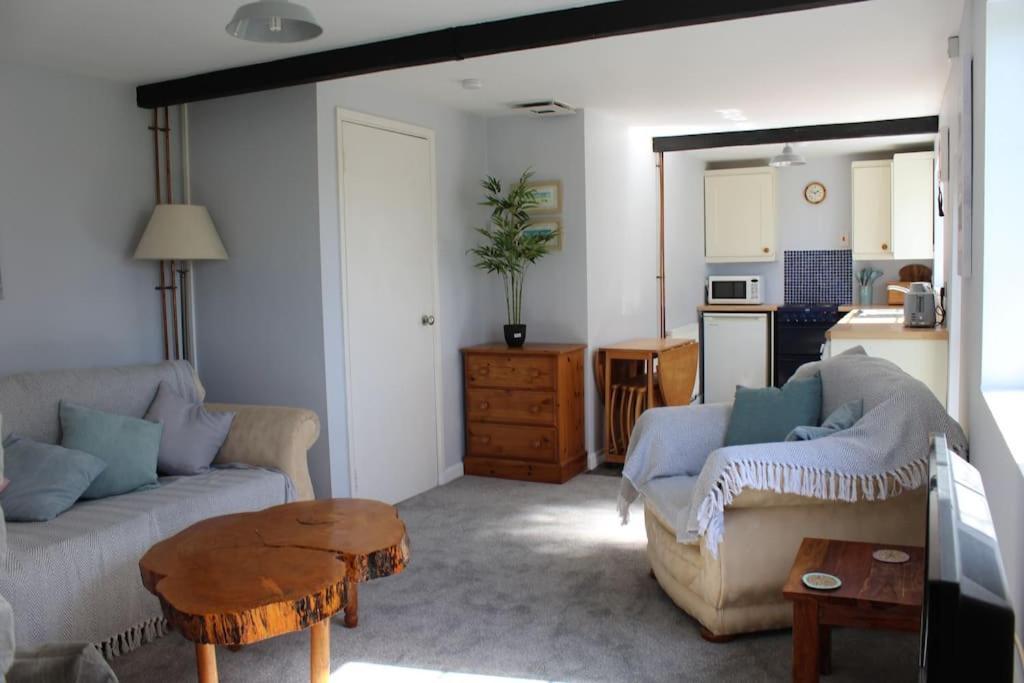 Cozy Country Cottage With Beautiful Rural Views New Quay Kültér fotó